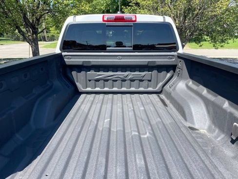 Used 2024 Chevrolet Colorado ZR2 w/ ZR2 Convenience Package III AWD/4WD image 38