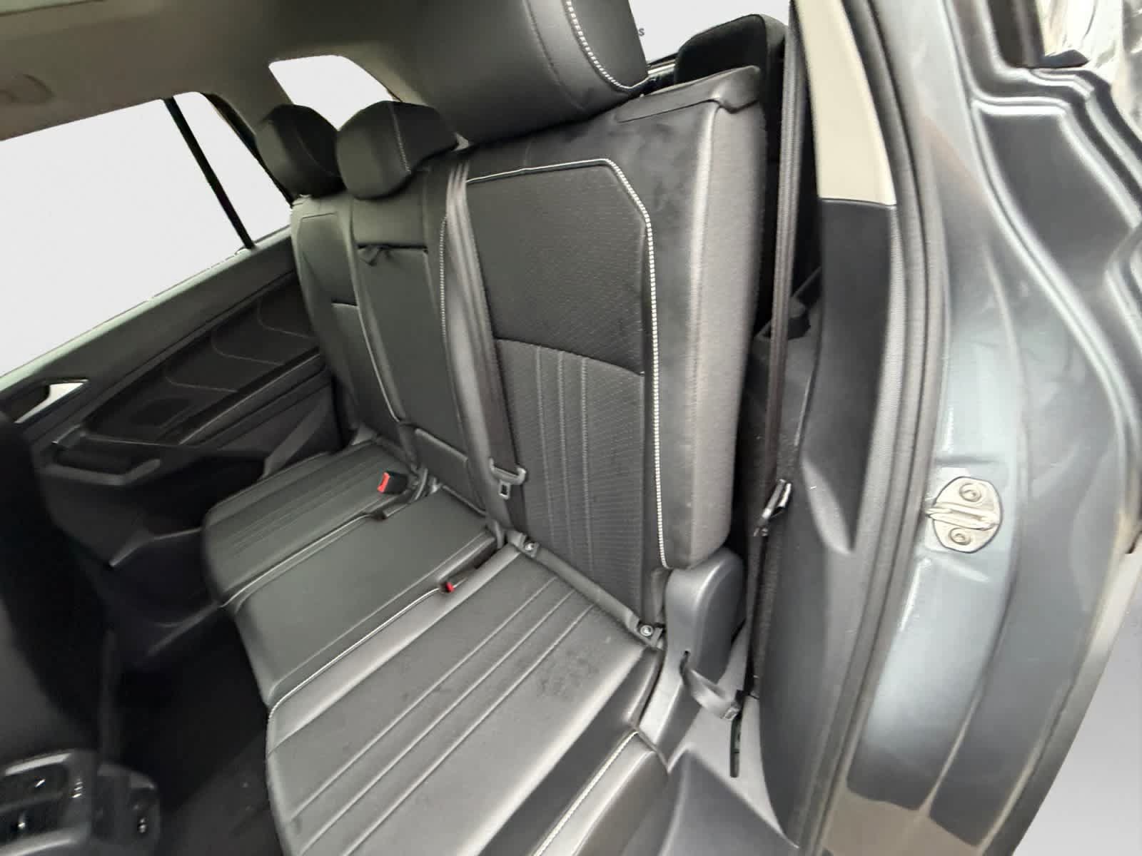 Used 2024 Volkswagen Tiguan SE FWD image 18