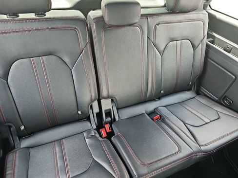 Used 2023 Ford Expedition Limited AWD/4WD image 14