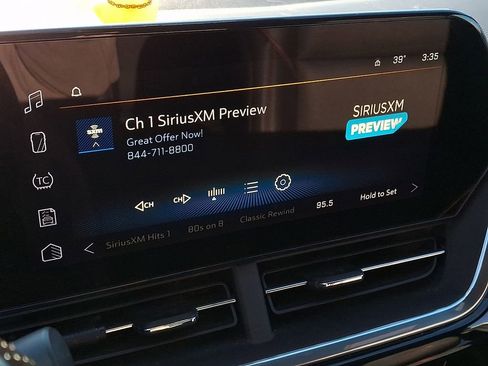 Used 2024 Chevrolet Trax RS image 15