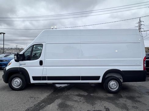 Used 2024 RAM ProMaster 3500 FWD image 4