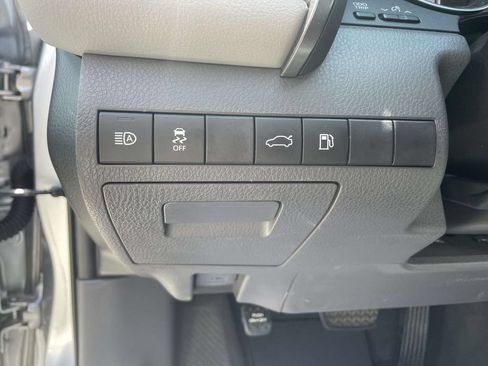 Used 2018 Toyota Camry LE w/ Audio Package FWD image 10