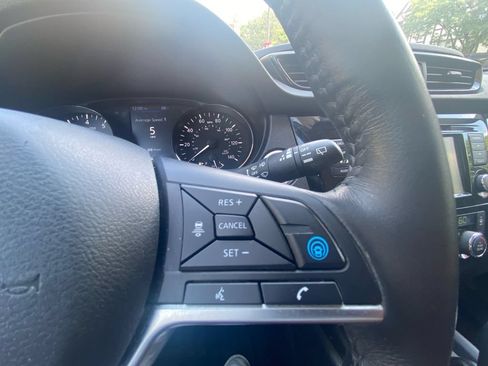 Used 2019 Nissan Rogue Sport SV w/ Technology Package AWD/4WD image 20
