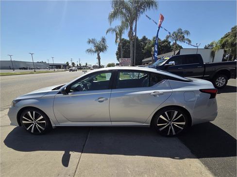 Used 2020 Nissan Altima 2.5 SR FWD image 8