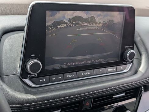 Used 2022 Nissan Rogue SV image 25