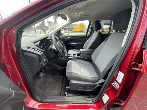 Used 2017 Ford Escape SE w/ Equipment Group 201A AWD/4WD image 17