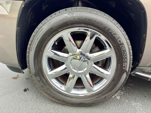 Used 2011 GMC Yukon Denali AWD/4WD image 11