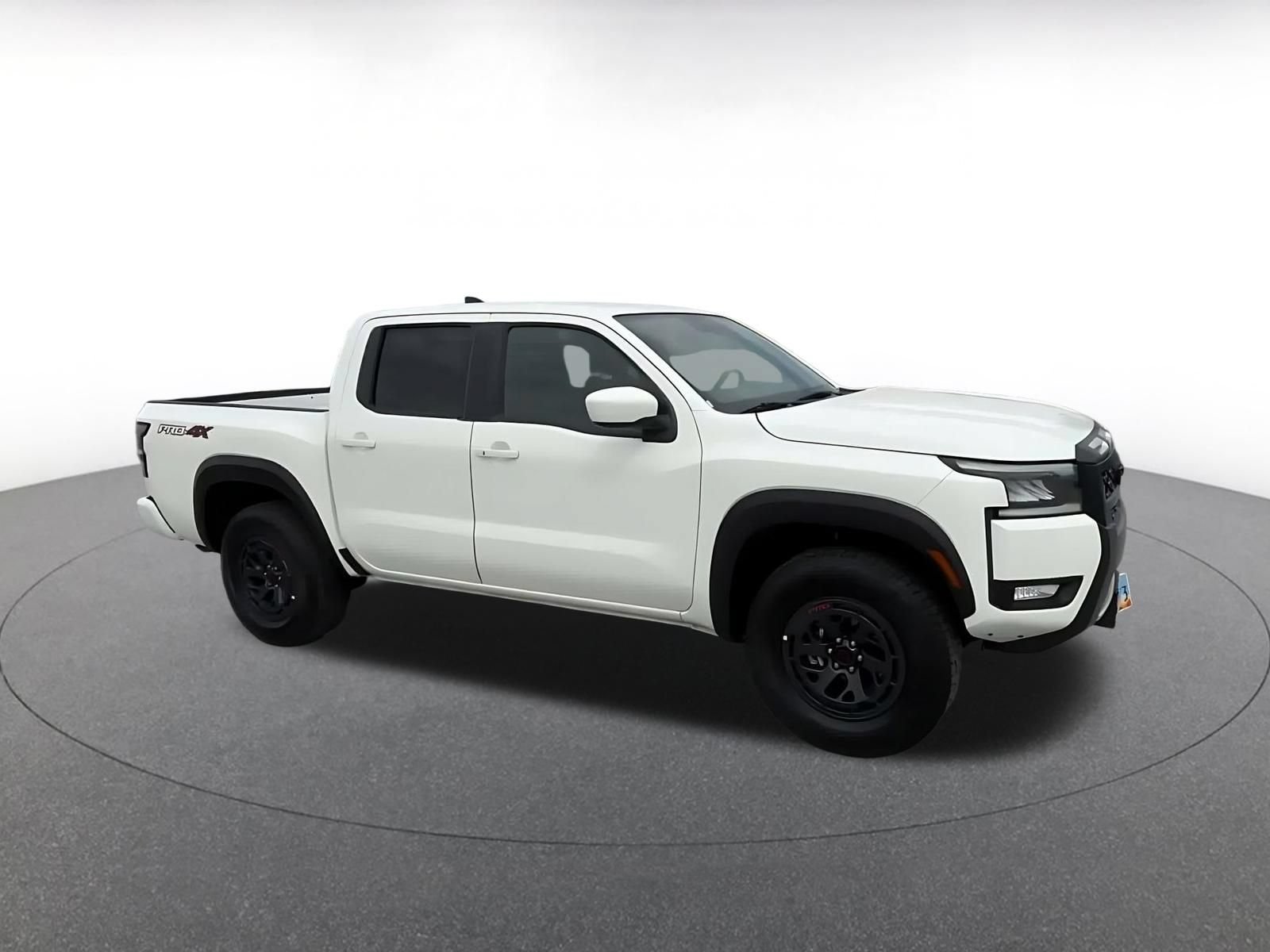 Used 2026 Nissan Frontier PRO-4X AWD/4WD image 3