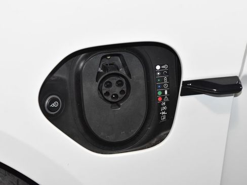 Used 2024 Porsche Taycan 4S AWD/4WD image 27