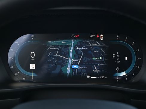 Used 2025 Volvo XC40 B5 Core image 24