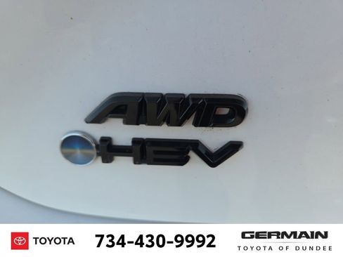 Used 2025 Toyota Camry SE image 15