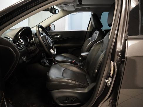 Used 2018 Jeep Compass Limited w/ Navigation Group image 4