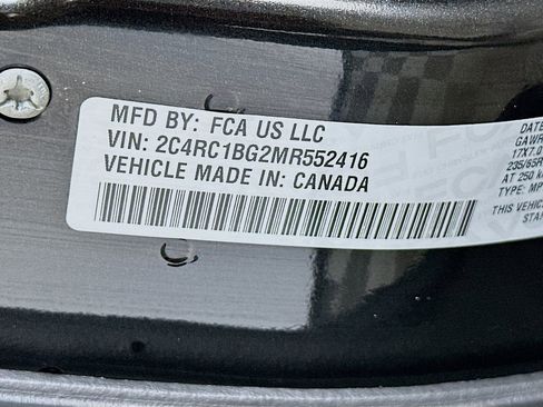 Used 2021 Chrysler Pacifica Touring-L image 32