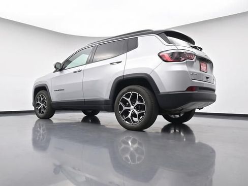 Used 2024 Jeep Compass Limited AWD/4WD image 28