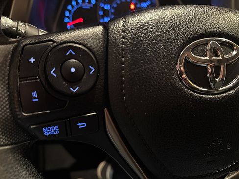 Used 2013 Toyota RAV4 XLE image 29