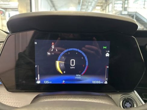 Used 2025 Chevrolet Trax LT w/ LT Convenience Package image 19