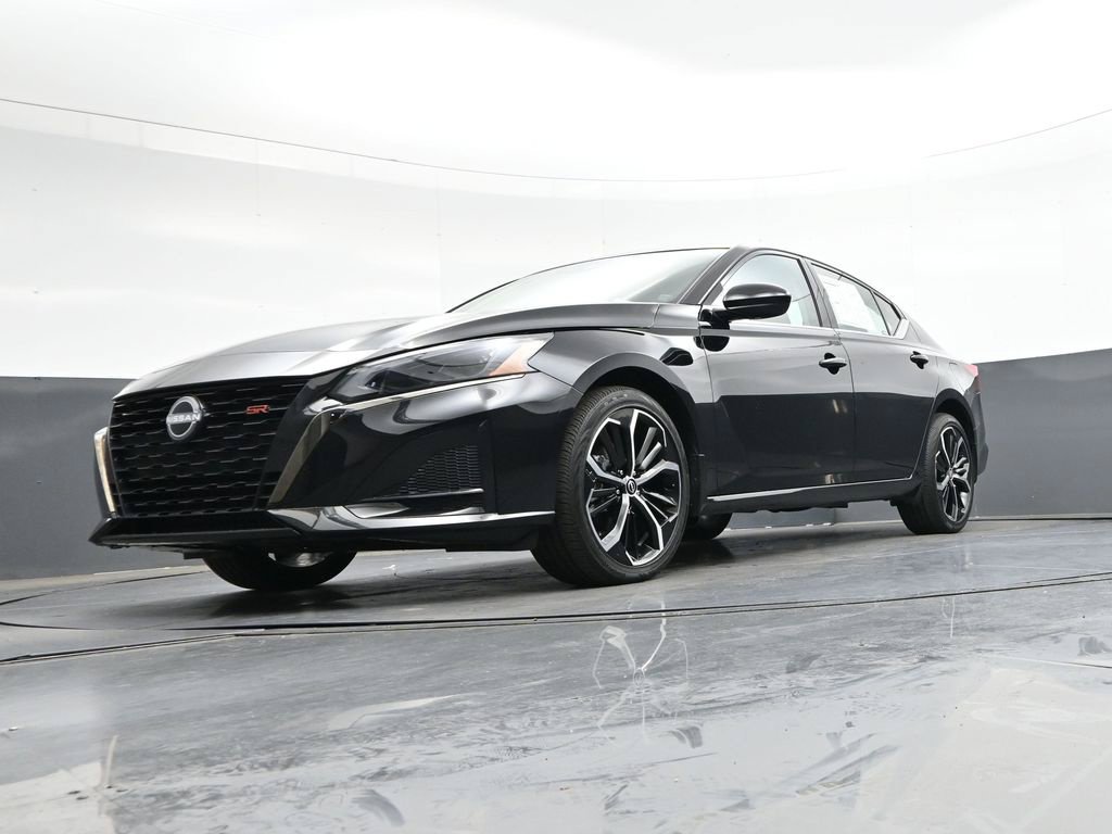 Certified 2025 Nissan Altima 2.5 SR AWD/4WD image 41