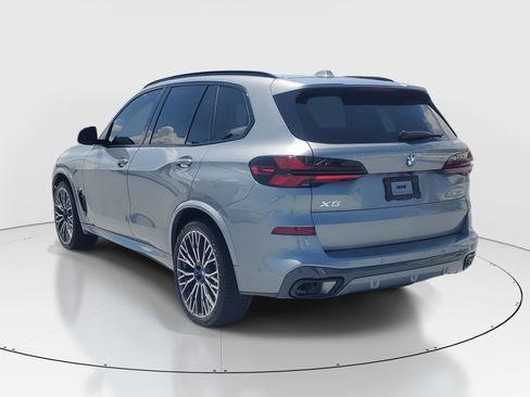 Used 2025 BMW X5 sDrive40i w/ Executive Package RWD image 5