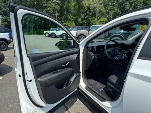 Used 2025 Hyundai Tucson SEL FWD image 14