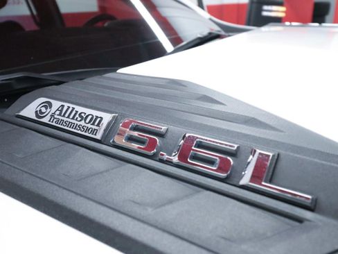 Used 2024 Chevrolet Silverado 2500 Custom w/ Custom Value Package image 12