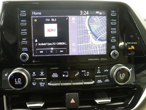 Used 2020 Toyota Highlander XLE AWD/4WD image 37