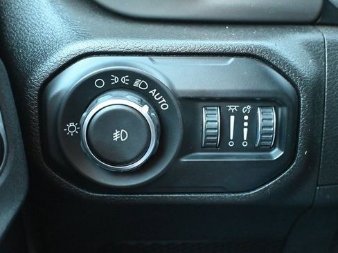 Used 2020 Jeep Wrangler Sport image 35