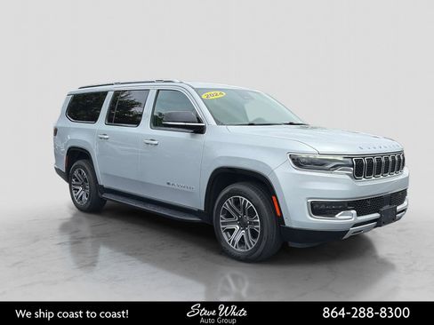 Used 2024 Jeep Wagoneer L Series II w/ Flexible Seating Group AWD/4WD image 1
