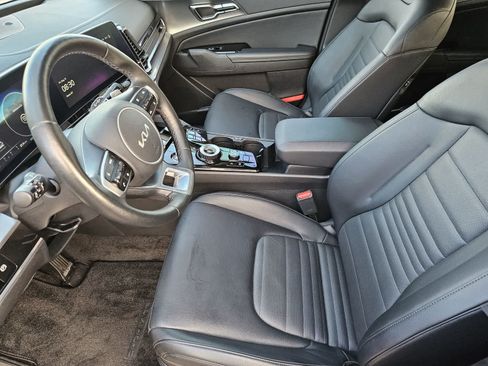 Certified 2025 Kia Sportage SX Prestige AWD/4WD image 11
