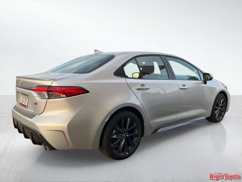 Certified 2026 Toyota Corolla SE w/ SE Package FWD image 4