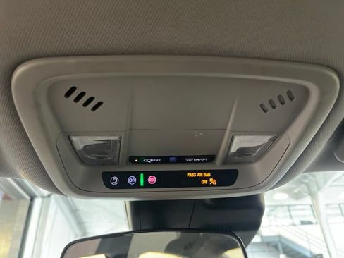 Used 2023 Chevrolet Malibu LT FWD image 17