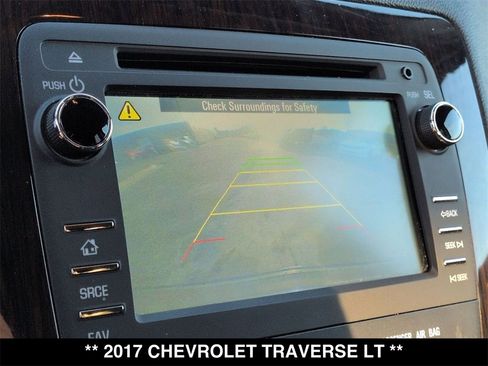 Used 2017 Chevrolet Traverse LT image 7