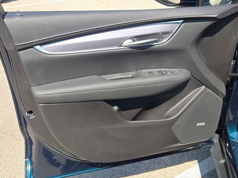 New 2025 Cadillac XT5 Luxury image 24