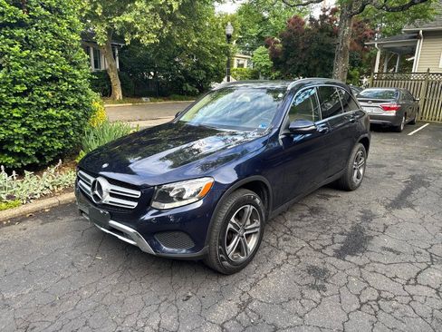 Used 2016 Mercedes-Benz GLC 300 4MATIC image 3