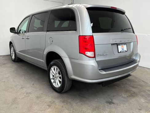 Used 2019 Dodge Grand Caravan SXT FWD image 4