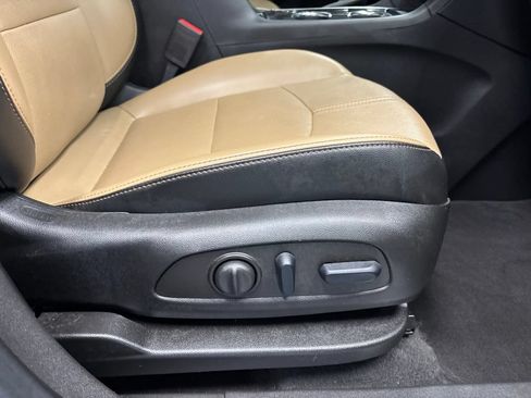 Used 2023 Chevrolet Equinox Premier AWD/4WD image 15
