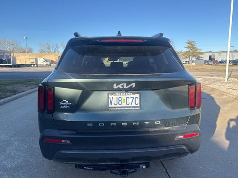 Used 2022 Kia Sorento S image 5
