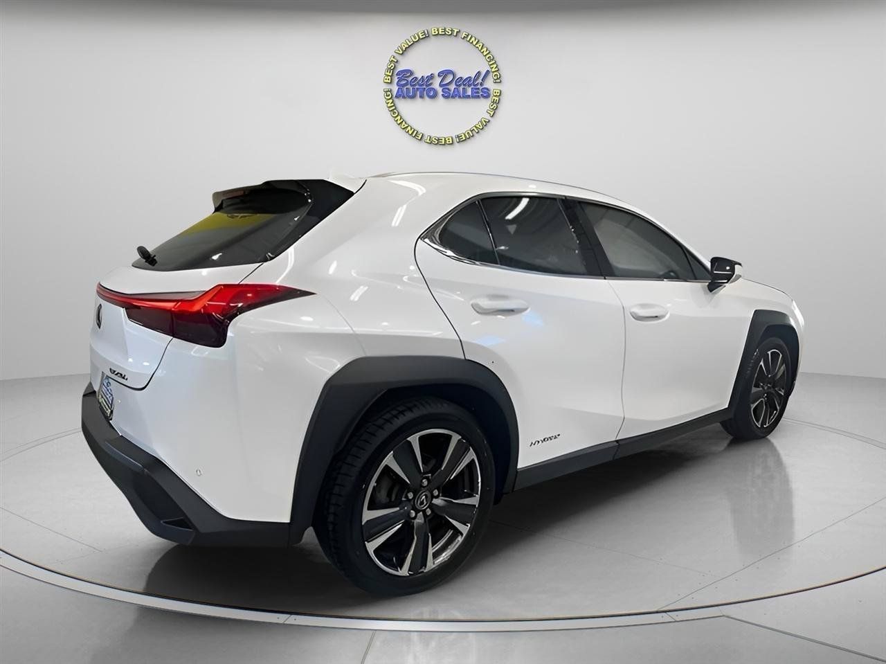 Used 2019 Lexus UX 250h w/ Premium Package AWD/4WD image 4