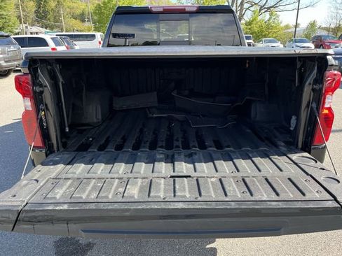 Used 2022 Chevrolet Silverado 1500 LT AWD/4WD image 21