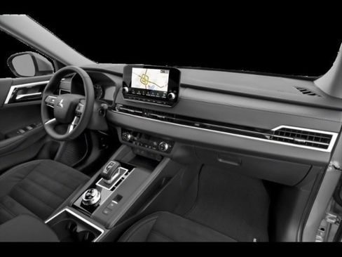 Used 2023 Mitsubishi Outlander SE image 12