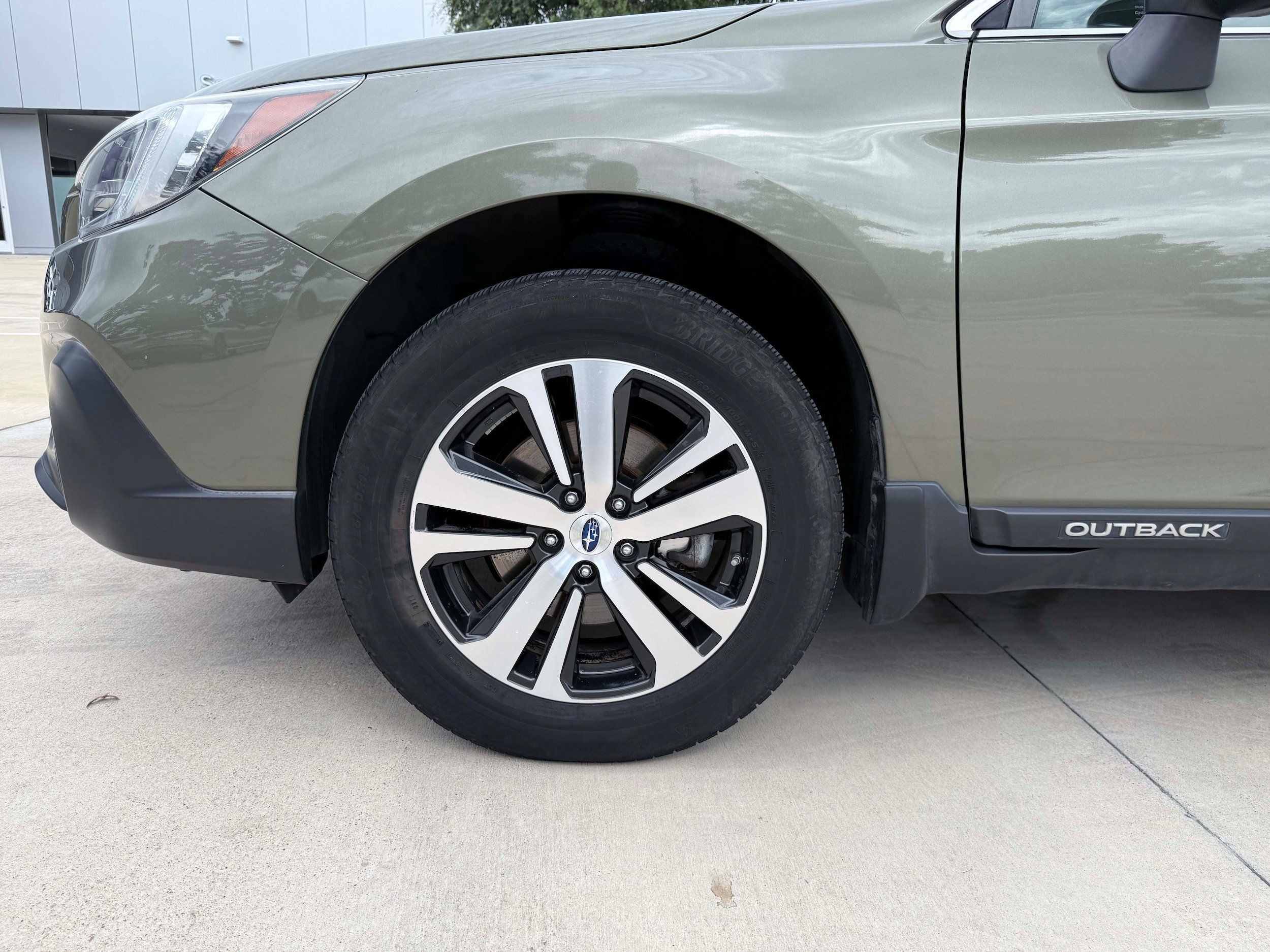 Used 2018 Subaru Outback 2.5i Limited AWD/4WD image 9