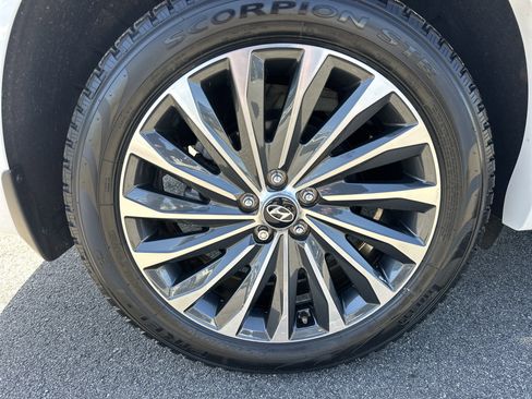 Used 2024 Hyundai Palisade Calligraphy FWD image 22
