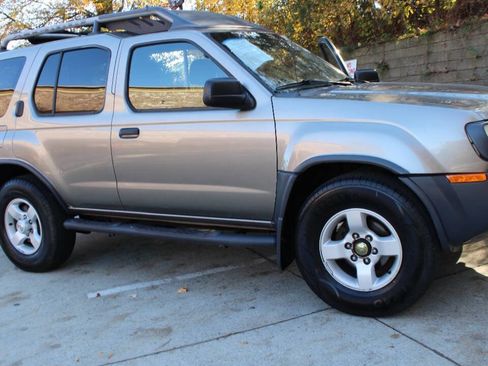 Used 2004 Nissan Xterra XE image 24