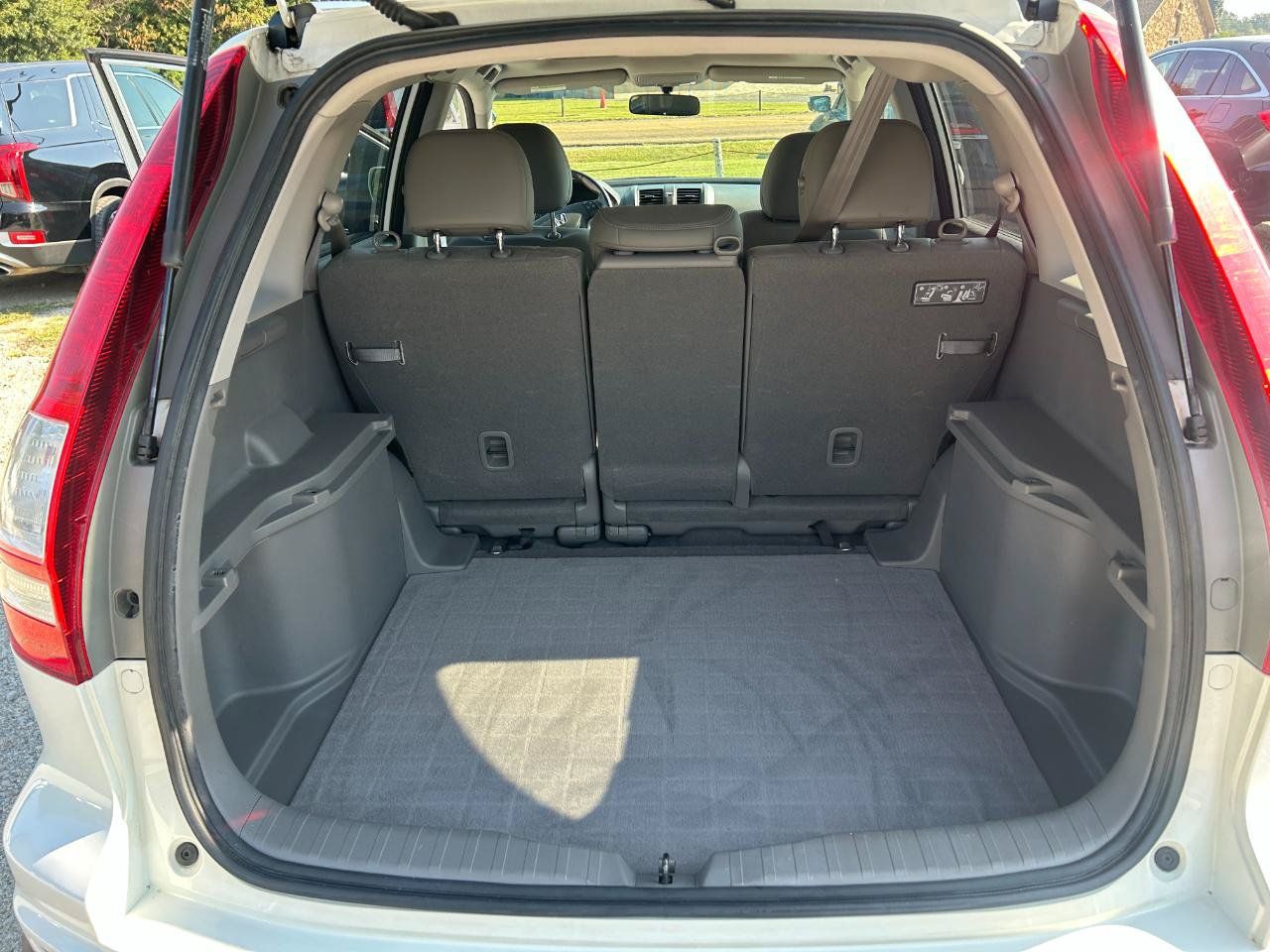 Used 2011 Honda CR-V EX-L image 9