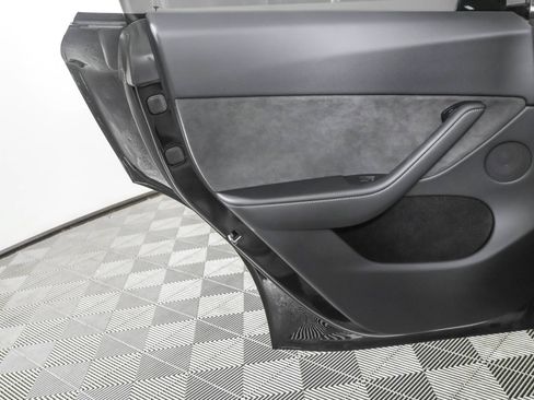 Used 2023 Tesla Model Y Long Range AWD/4WD image 36