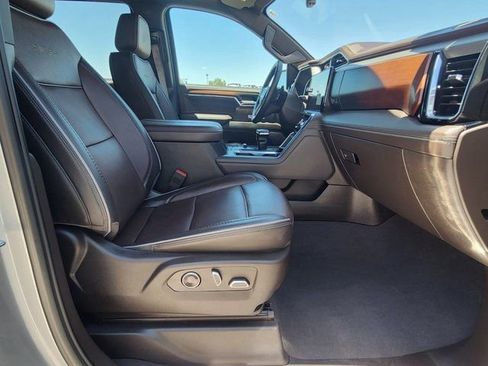 Used 2024 GMC Sierra 1500 Denali w/ Denali Reserve Package image 18