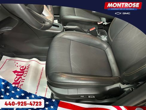 Used 2022 Chevrolet Trax LT w/ LT Convenience Package image 19