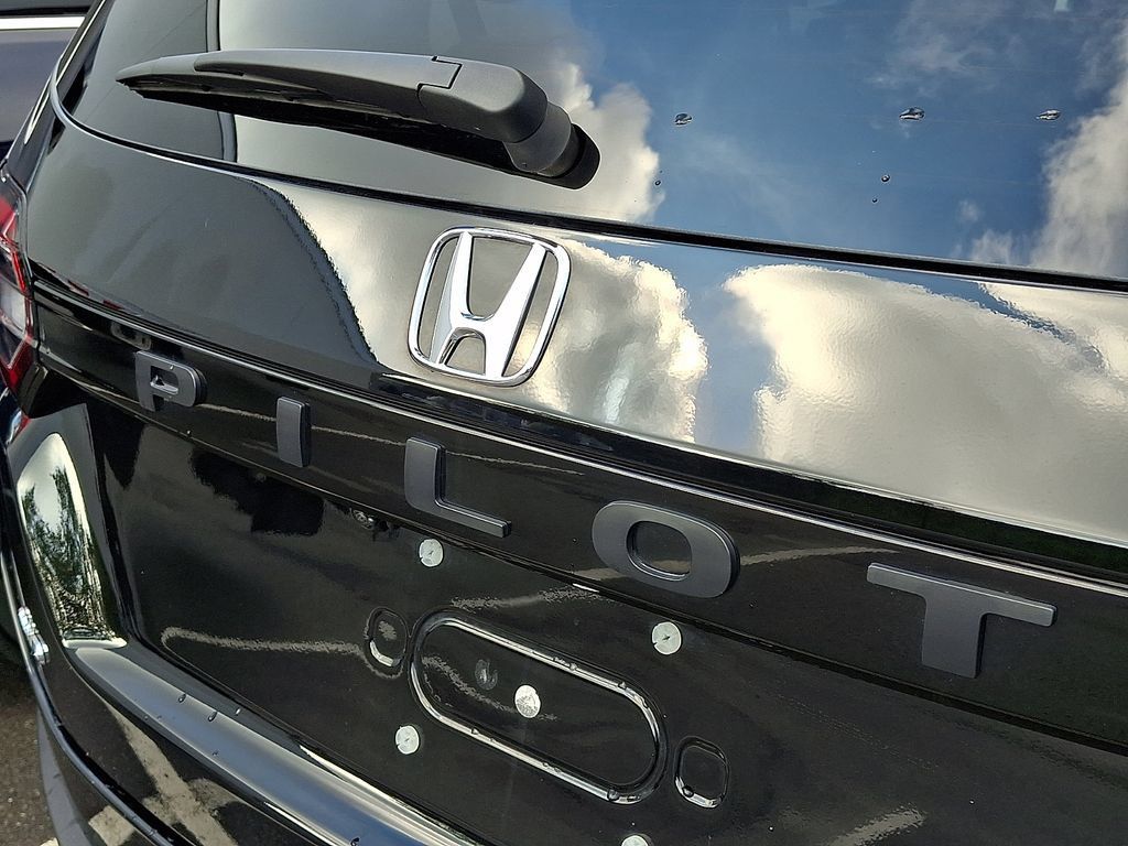 Used 2024 Honda Pilot Touring image 32