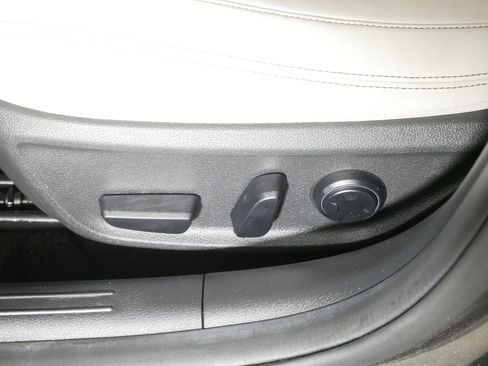 Used 2023 Genesis G70 2.0T image 20