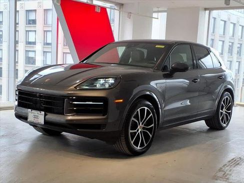 Used 2025 Porsche Cayenne E-Hybrid AWD/4WD image 1