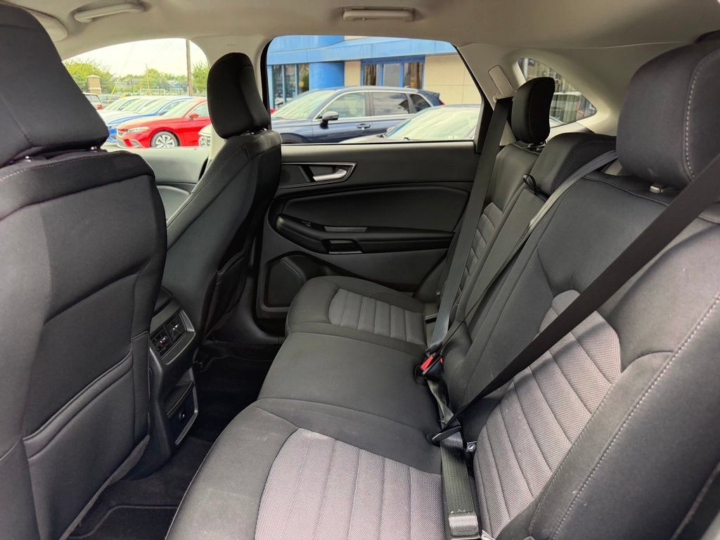 Used 2023 Ford Edge SE AWD/4WD image 7
